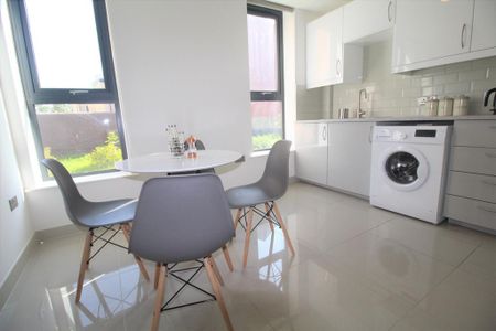 3 bedroom flat to rent - Photo 5