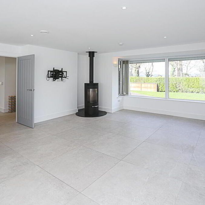 12 Fort Road, Helens Bay, Bangor, BT19 1LA - Photo 1