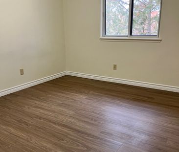 For Lease - 131 Edgehill Drive Unit# O12, Barrie, Ontario - Photo 5