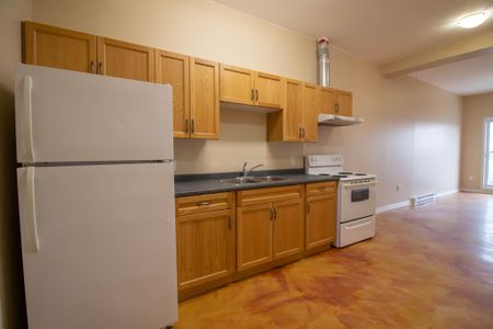 108 St. Paul St, St. Catharines (Unit 5) - Bachelor Apartment - Photo 3