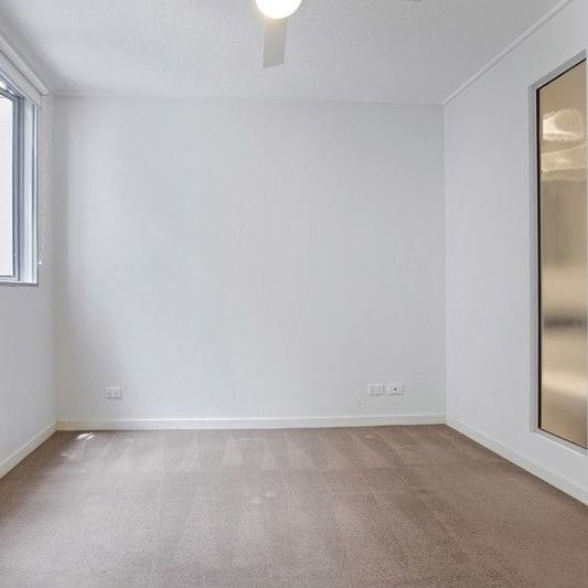 Perfect Ellington - Photo 1