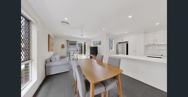 Stylish & Modern 3-Bedroom Townhouse in the Heart of Richlands - Photo 1