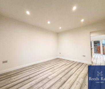 2 bedroom end of terrace house to rent - Photo 1