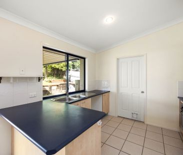 Great Family Home with Large Shed - Photo 5