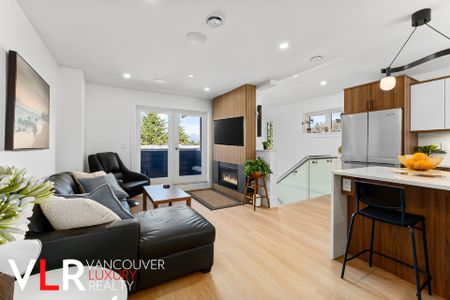 Townhouse in Vancouver West Side, BC - Photo 4