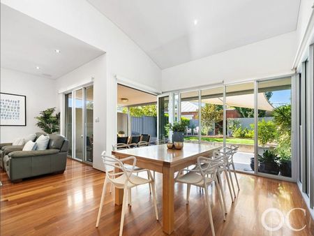 Open the Door to Architectural Brilliance - Photo 4