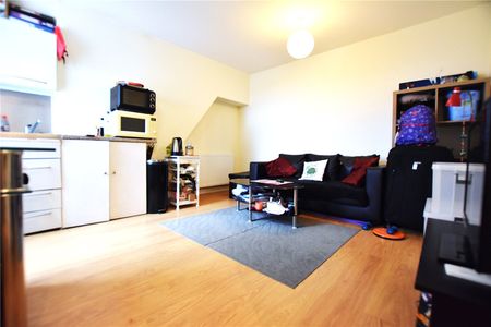 London Road, London, SW16 - Photo 5