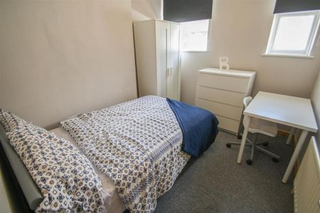 5 bedroom flat to rent - Photo 5