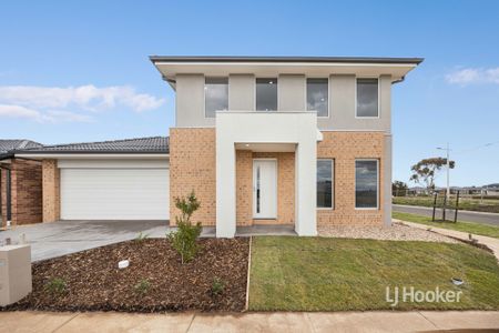 35 Portulaca Avenue, Manor Lakes VIC, Belconnen - Photo 4