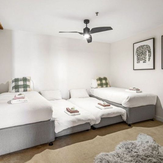 Charming 3 bedroom Woolstore - Photo 1