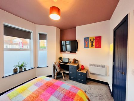 BEDROOM 5 – MEDIUM DOUBLE ENSUITE - Photo 3