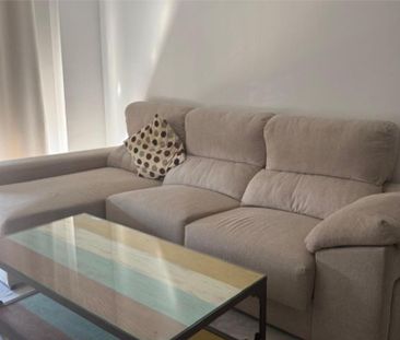 Piso de alquiler en Calle Jardines de Los Poetas, 47, Bellavista - Photo 2