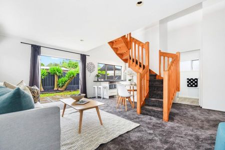 Modern Living on Naylor - Photo 5