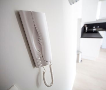 Furnished Apartment in Brussels Schuman, EU District - Photo 5