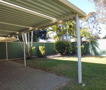 2/4 Harvey Court, Labrador - Photo 2