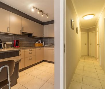 Appartement met 2 slpk gelegen tenmidden het centrum - Photo 3