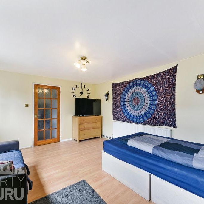 4 bedroom terraced house to rent - Photo 1