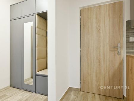 Pronájem bytu 2+kk 42 m2 - Fotografie 3