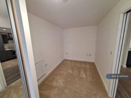 1 bedroom flat to rent - Photo 3