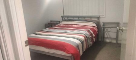 Collingwood Park - Photo 3