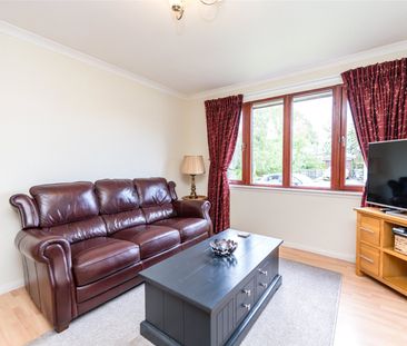3 bedroom semi-detached bungalow to rent - Photo 2