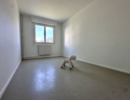 Location Appartement 3 pièces 82m² BEAUMONT 63110 - Photo 5