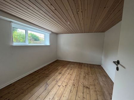 Skønt ende-rækkehus med et disponibelt areal på 142 m². - Foto 2