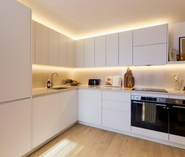 3 bedroom flat to rent - Photo 6