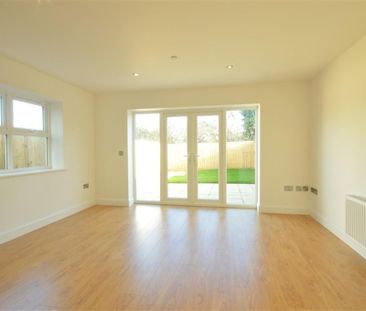 3 bedroom semi-detached house to rent - Photo 1