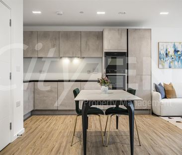 5 Wheatstone Gardens, London - Photo 2