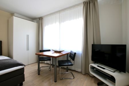 Modern möbliertes Apartment mit Aufzug im Herzen von Köln - Photo 5