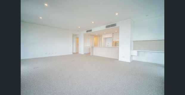 Spacious Apartment with Stunning Marina, Swan River and Parkland Views! - Photo 1