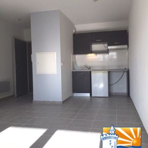 Location Appartement 2 pièces 38m² ST CYPRIEN 66750 - Photo 2