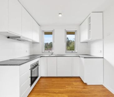 “Cute, Renovated 3 Bedroom Home” - Photo 5