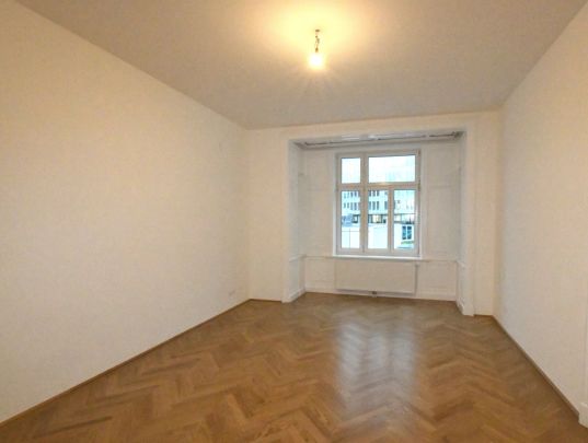 Elegante 3,5 Zimmer Altbauwohnung mit neuer Küche – unbefristet - Erdbergstraße - Photo 1