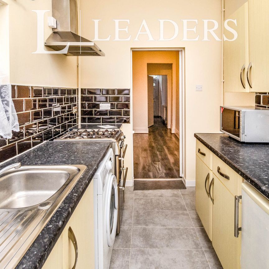 3 bedroom semi-detached to rent Ingram Road, WS3 - Photo 1