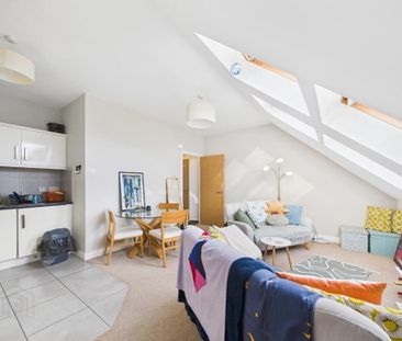 5 Old Church Square, Dundonald, Belfast, BT16 2FD - Photo 1