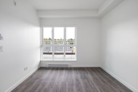 537 Foster Avenue, Coquitlam - Photo 4