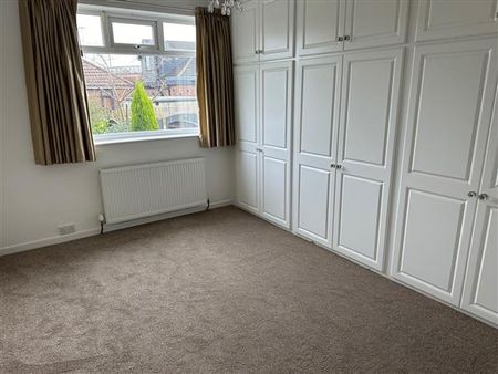 2 Bedroom Bungalow For Rent in Teasdale Close, Oldham - Photo 2