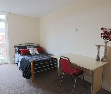 4 bedroom Bedroom Luxury Flat - Photo 3