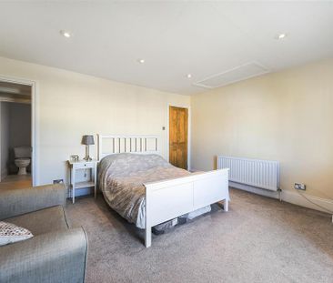 4 bedroom terraced house to rent - Photo 5