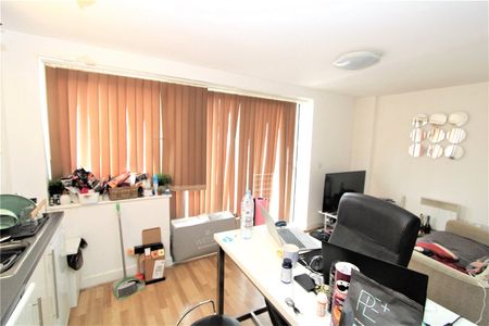 High Street, Southampton, SO14 - Photo 2