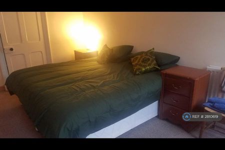 3 bedroom terraced house to rent - Photo 3