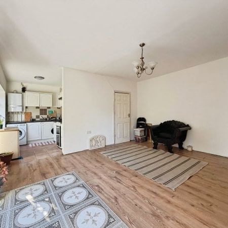 Cambridge Road, Oakington - Photo 1