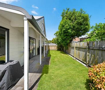 Welcome to this charming three-bedroom, single-bathroom home with s... - Photo 1