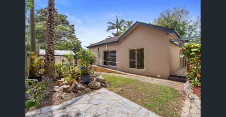 Contemporary comfort meets effortless entertaining - Photo 5