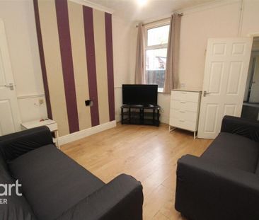 4 bedroom terraced house to rent - Photo 1