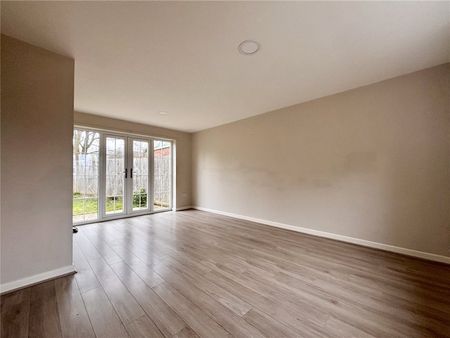 Rectory Road, Hook, Hampshire, RG27 - Photo 2
