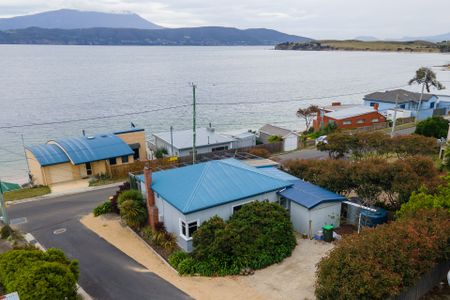 Coastal Charm in Opossum Bay - Photo 5