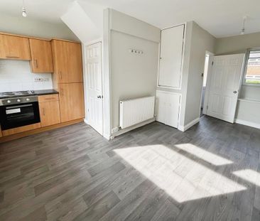 3 bedroom terraced house to rent - Photo 6